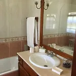 Casa Do Serrador * 비에이라도미노
